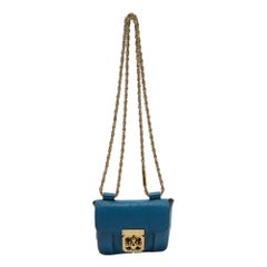 Mini bolso cruzado Elsie de piel azul de Chloe