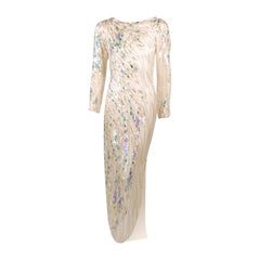 Robe blanche à manches longues Bob Mackie, avec des vagues de perles et de paillettes violettes et bleues
