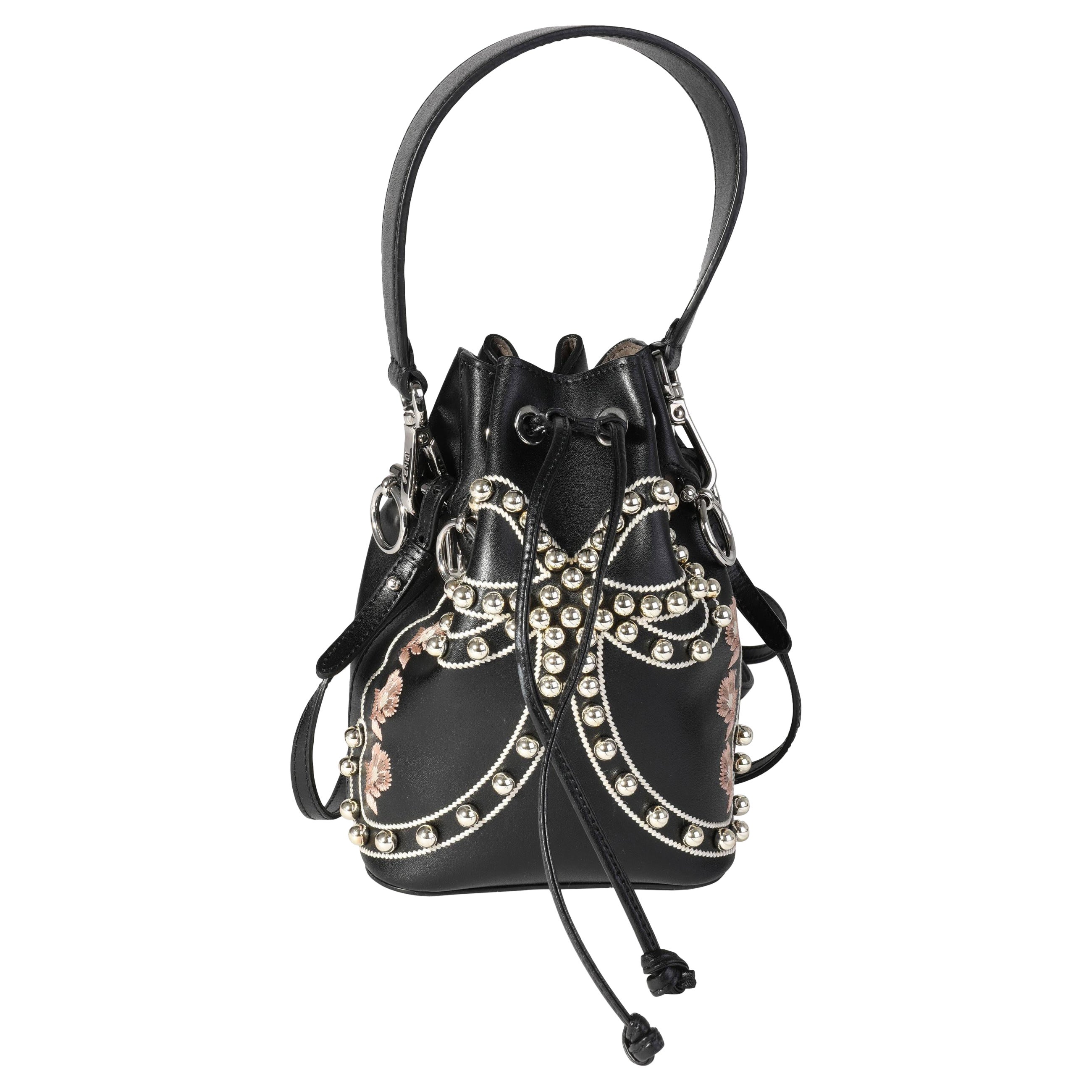 Fendi - Sac à dos Mon Tresor en cuir noir avec nœud clouté en vente