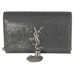 Saint Laurent Silber geprägte Kate Quastenkette Geldbörse
