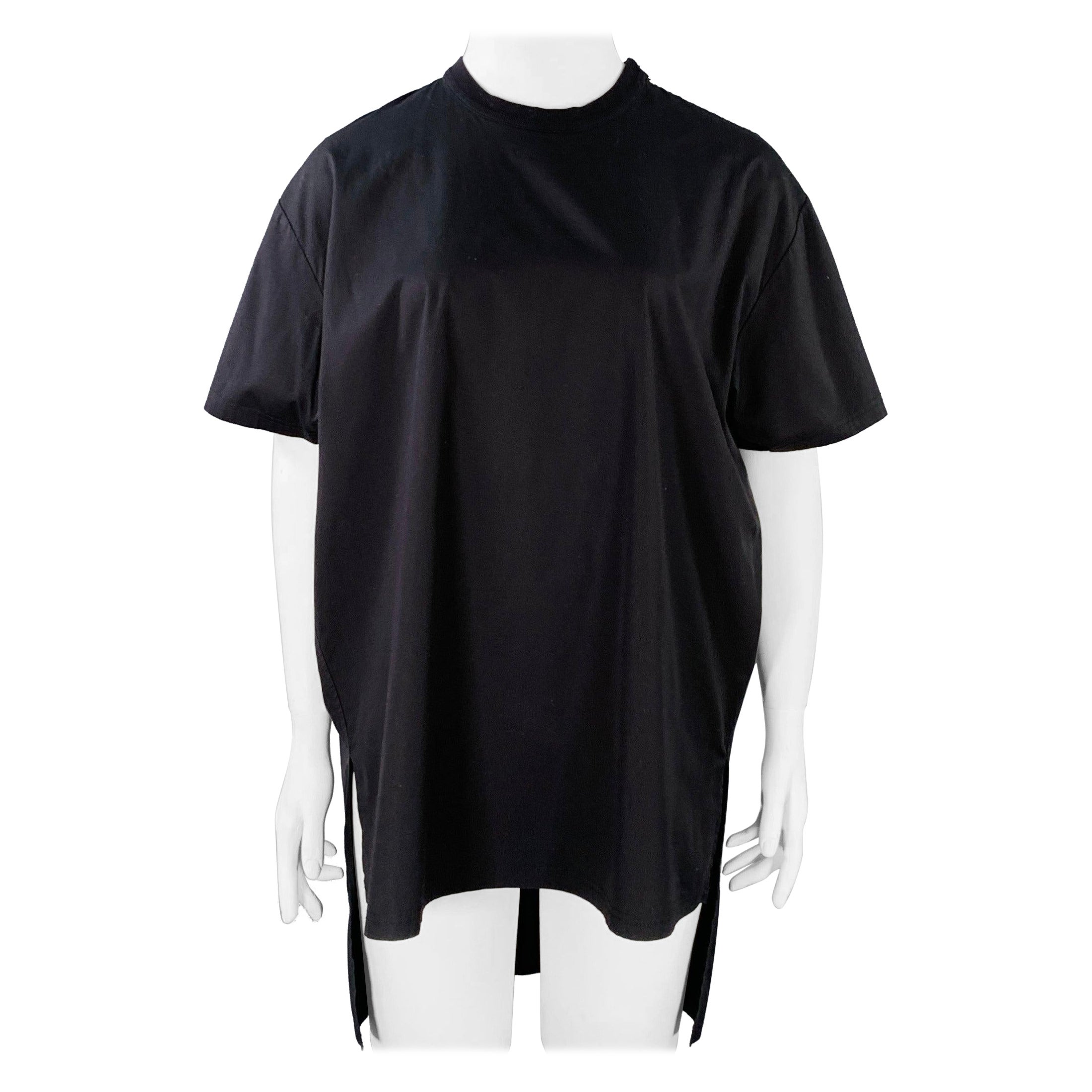 GIVENCHY Size L Black Cotton Crew Neck T-Shirt For Sale