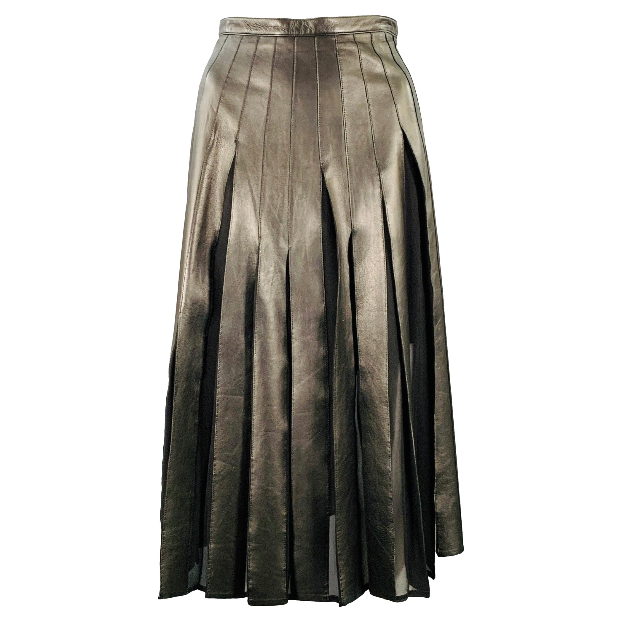 BURBERRY LONDON Size 2 Black Silk Pleated Midi Skirt For Sale