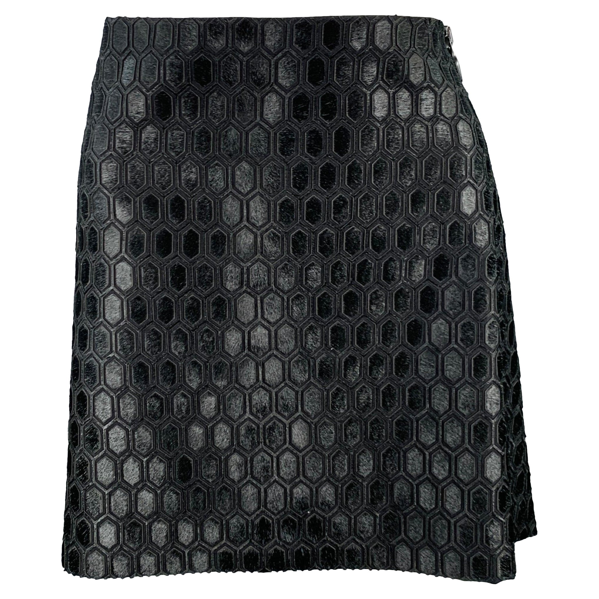 SALVATORE FERRAGAMO Size 6 Black Wool Calf Hair Geometric Zip Mini Skirt For Sale