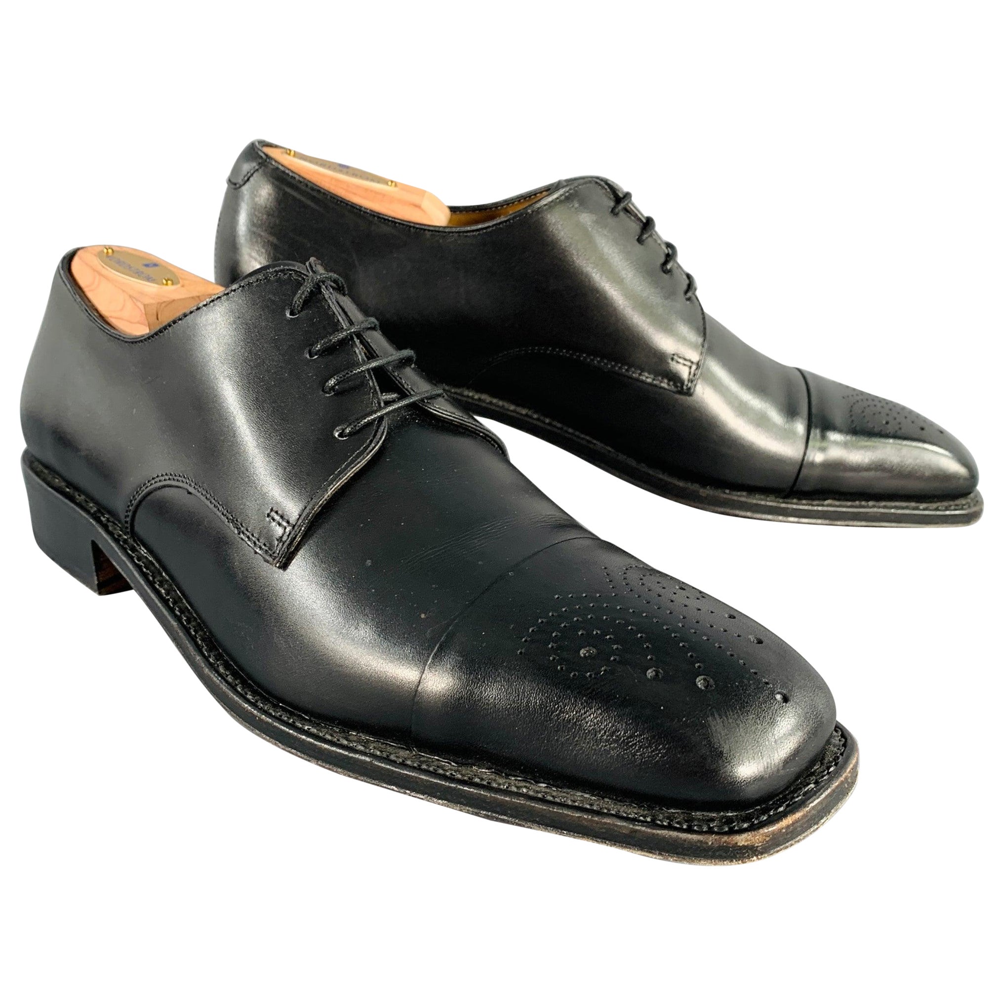 SALVATORE FERRAGAMO Size 8.5 Black Leather Perforated Lace-Up Shoes For Sale