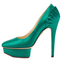 Charlotte Olympia Paloma Plateau-Pumps aus grünem Satin Größe 37,5