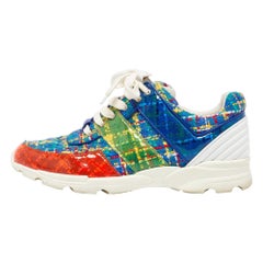 Chanel Zapatillas bajas CC de tweed y piel multicolor talla 43