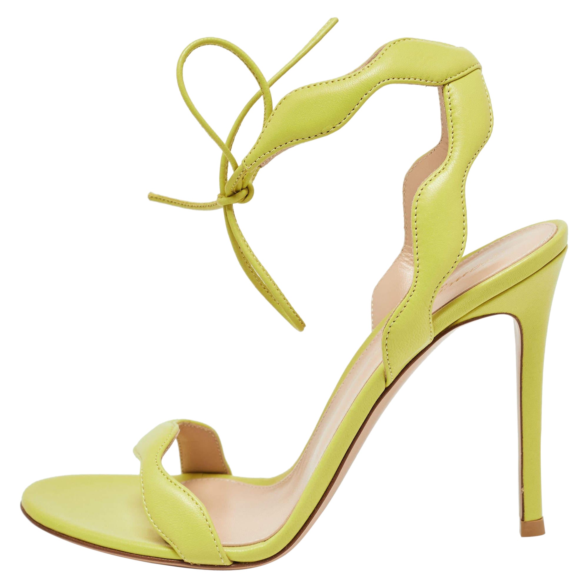 Gianvito Rossi Green Leather Wavy Ankle Tie Sandals Size 37 For Sale