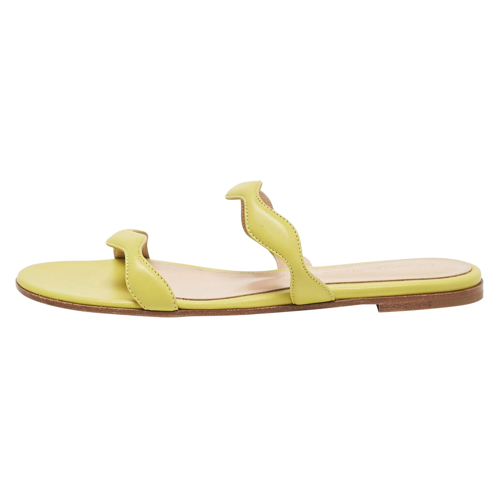 Gianvito Rossi - Chaussures plates ondulées en cuir vert, taille 37