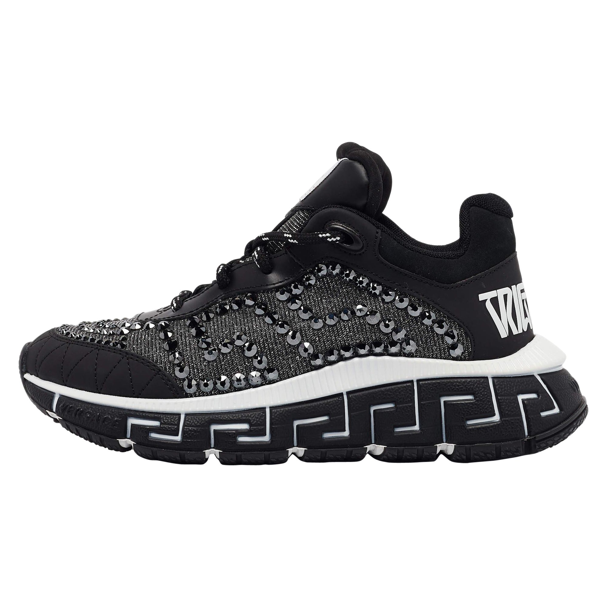 Versace - Baskets à lacets en cuir noir Trigreca - Taille 35