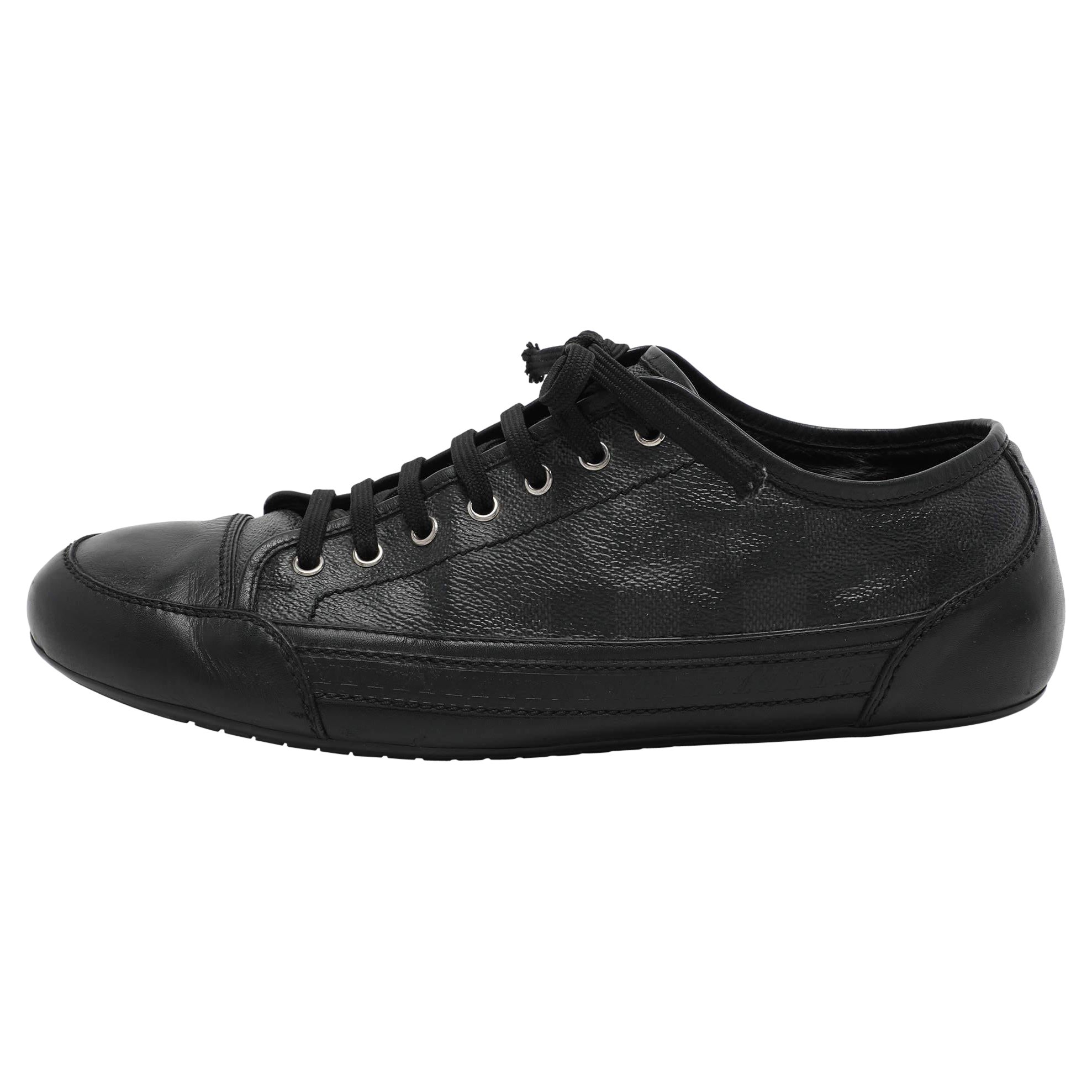 Louis Vuitton Black Damier Graphite Canvas and Leather Low Top Sneakers Size 43 For Sale