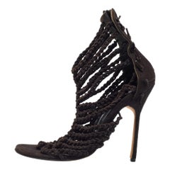 Manolo Blahnik Sandali con cinturino alla caviglia intrecciati in camoscio nero misura 36,5