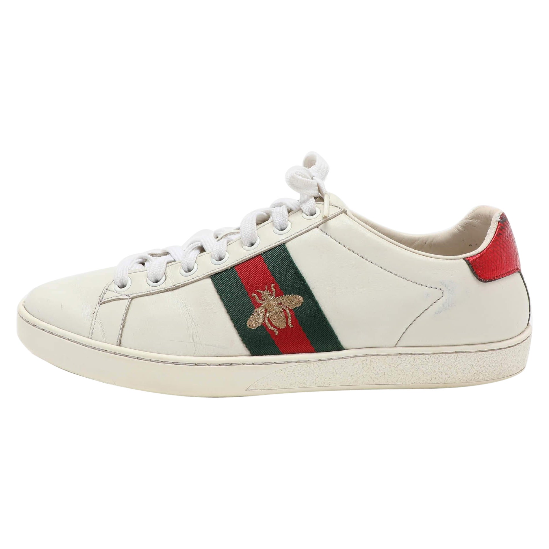 Gucci White Leather Leather Ace Bee Embroidered Low Top Sneakers Size 39 For Sale