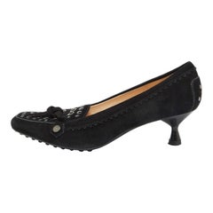 Tod's Schwarz Wildleder Nieten Kitten Heel Loafer Pumps mit Absatz Größe 38,5
