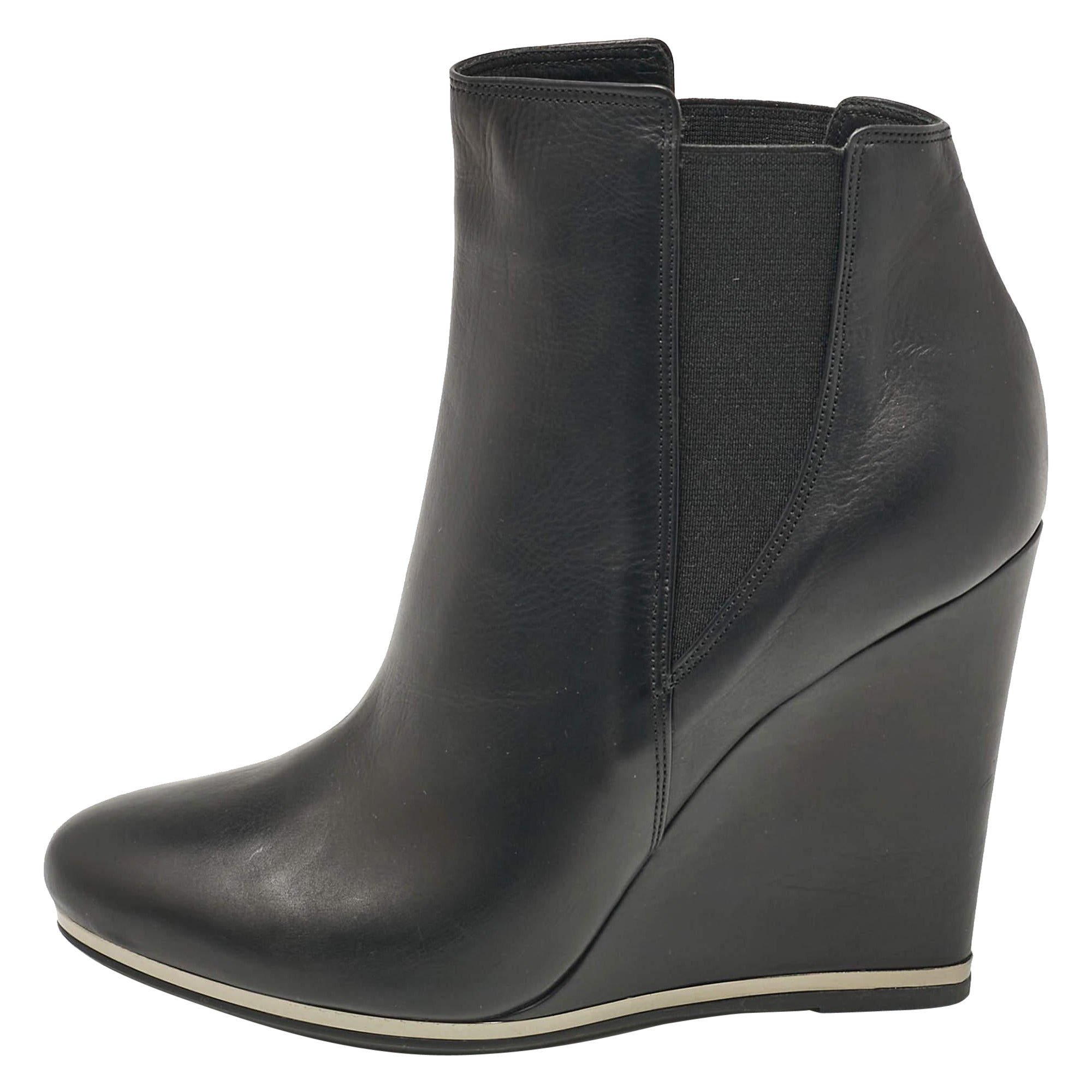 Le Silla Black Leather Wedge Ankle Length Boots Size 39 For Sale