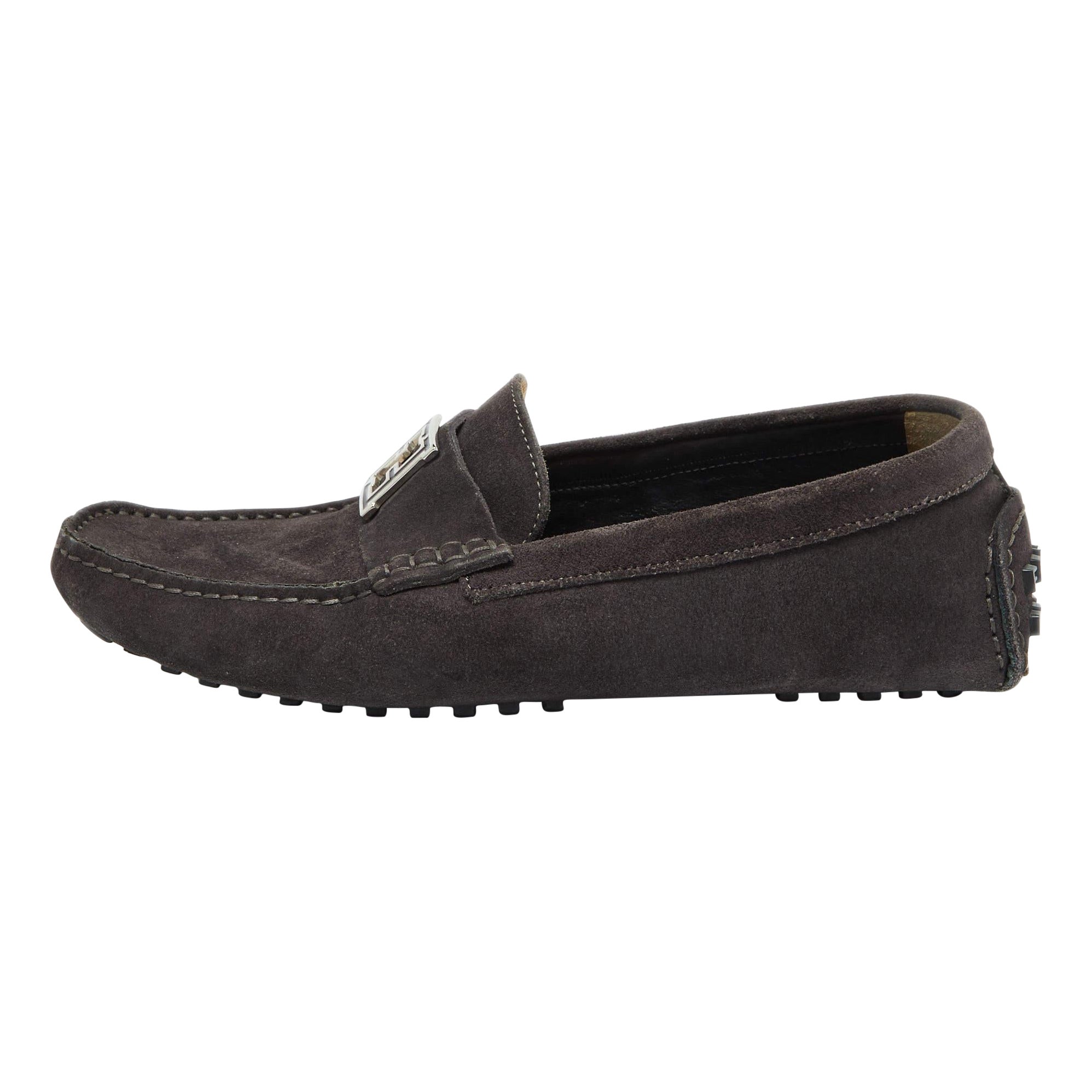 Fendi Mocassins en daim gris foncé Taille 40