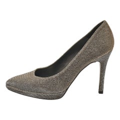 Stuart Weitzman Silver Lurex Fabric Pointed Toe Pumps Taglia 37