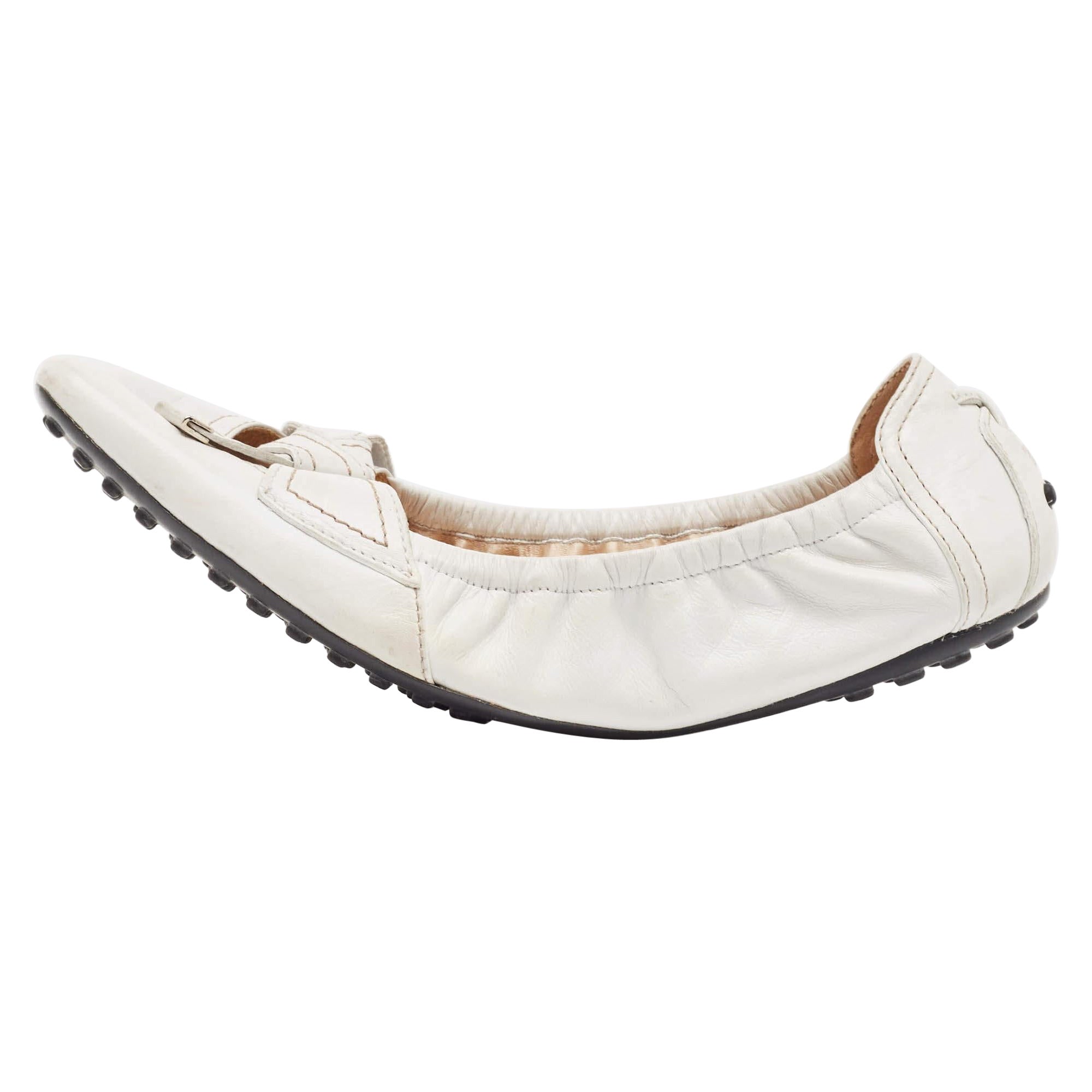 Tod's White Leather Scrunch Ballet Flats Size 39.5 For Sale