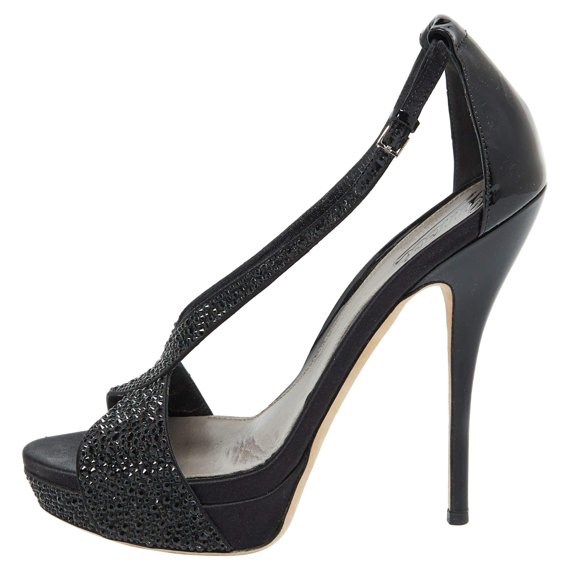 Gucci - Sandales à plateforme en satin de cuir verni noir et ornées de cristaux - Taille 39