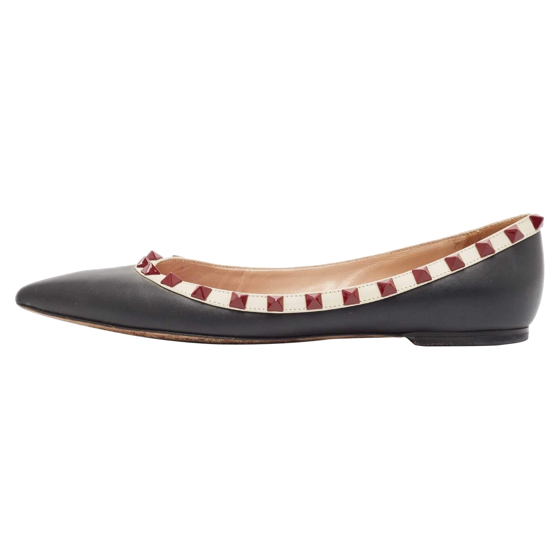 Valentino Black/White Leather Rockstud Ballet Flats Size 37 For Sale