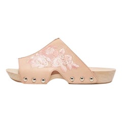 Alexander McQueen Pfirsichfarbene bestickte Holzuhren aus Leder Größe 37,5