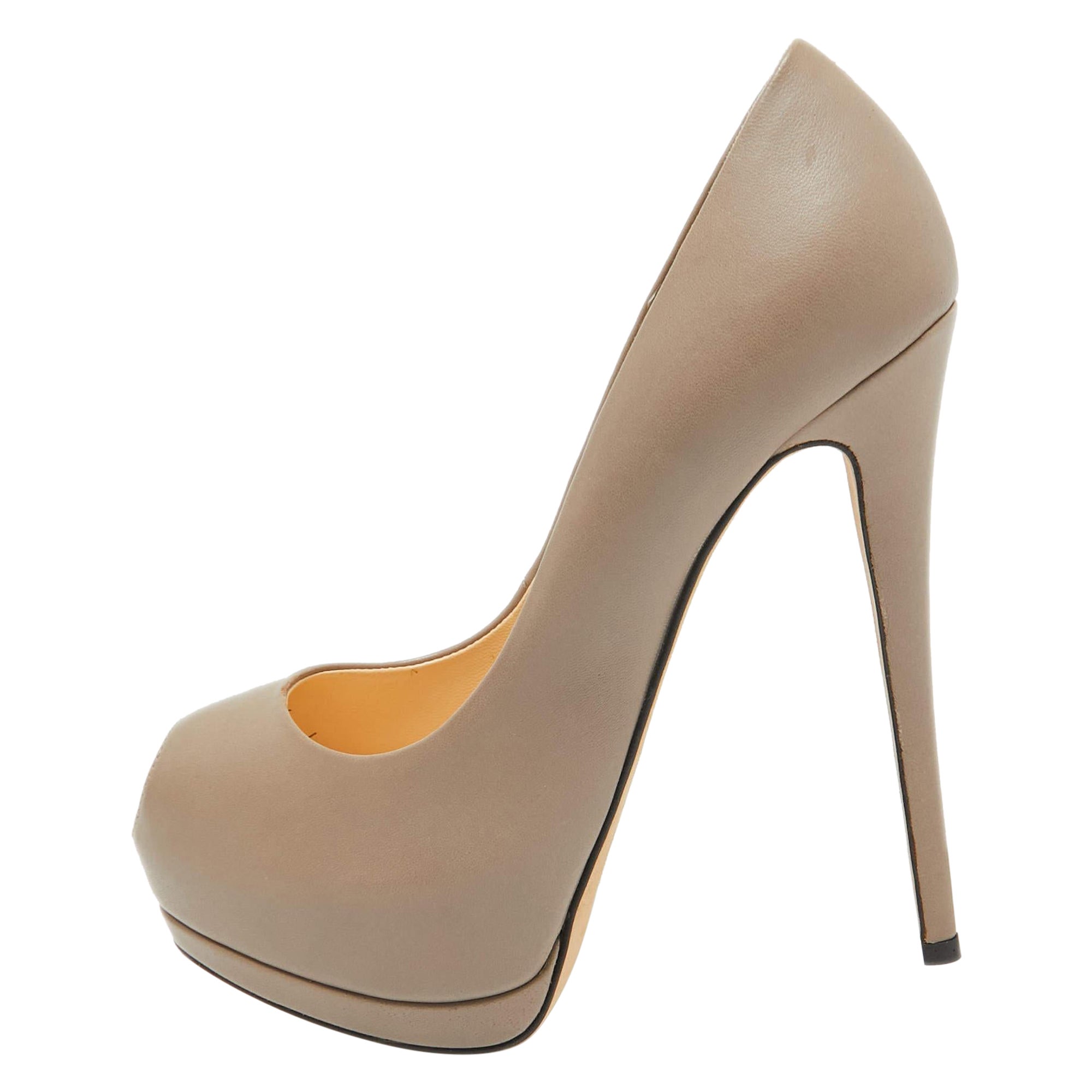 Giuseppe Zanotti Grey Leather Peep Toe Pumps Size 39.5 For Sale