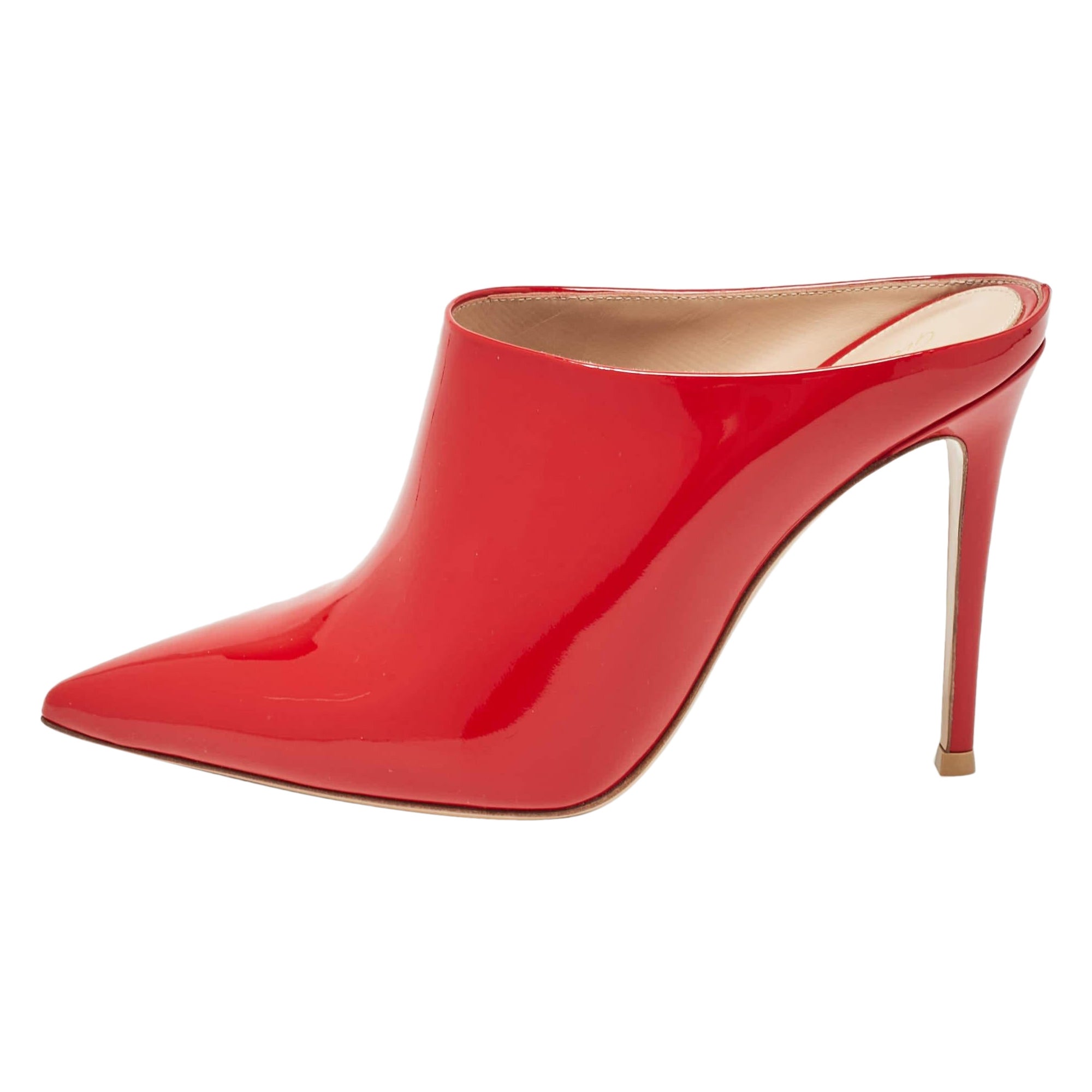 Gianvito Rossi Red Patent Leather Nova Mules Size 39 For Sale