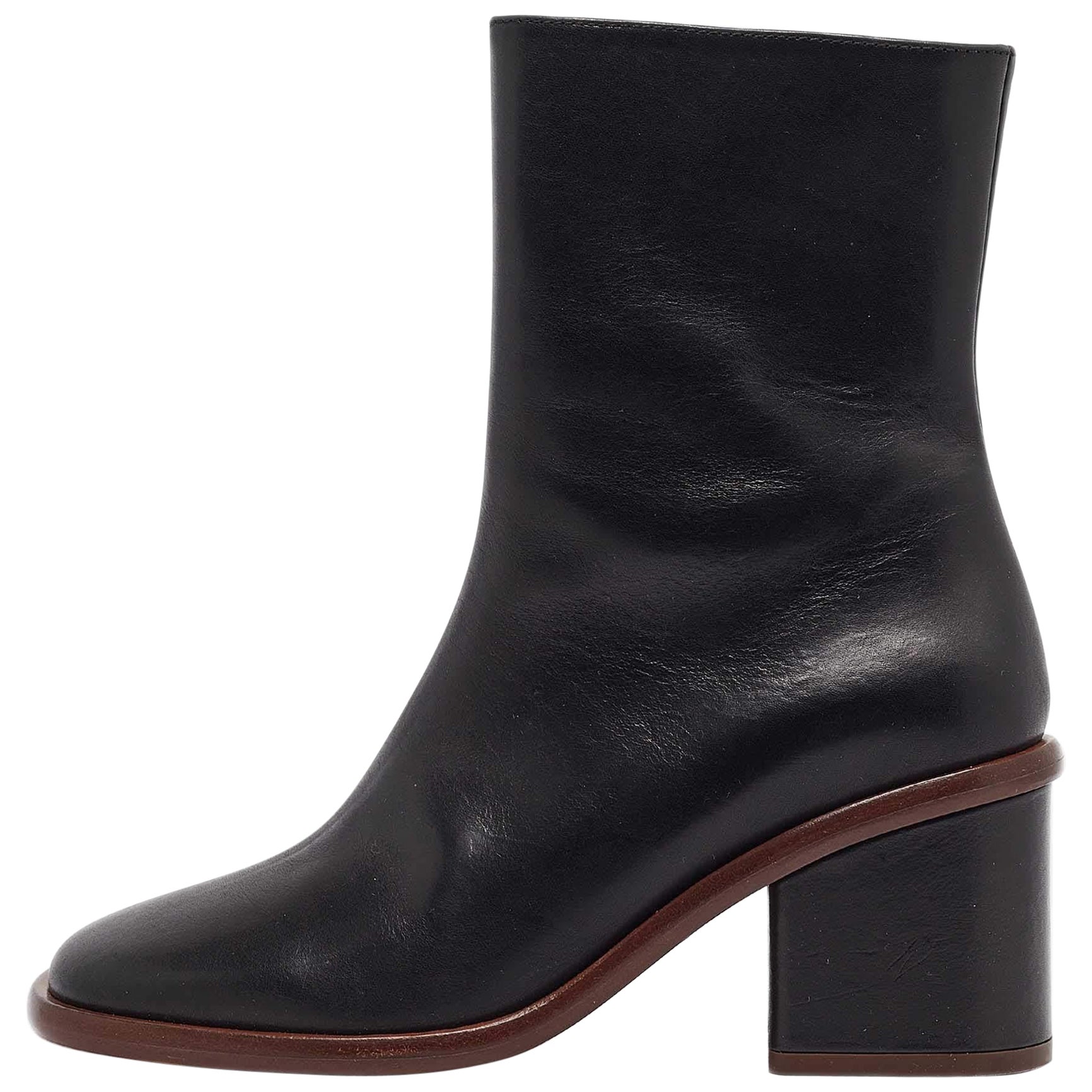 Chloe Black Leather Ankle Length Boots Size 37 For Sale