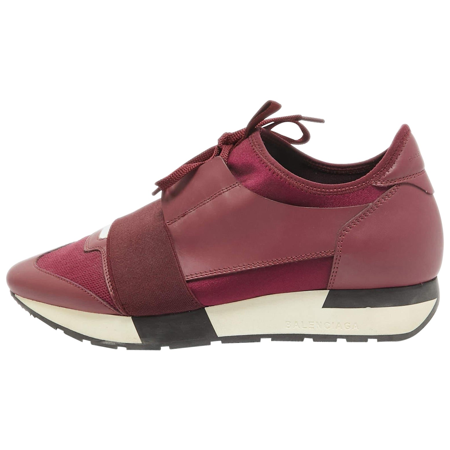 Balenciaga, scarpe da ginnastica in tessuto e pelle Race Runner Lace Up, taglia 39. in vendita