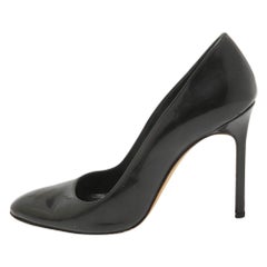 Manolo Blahnik Black Patent Leather Pointed Toe Pumps Size 37
