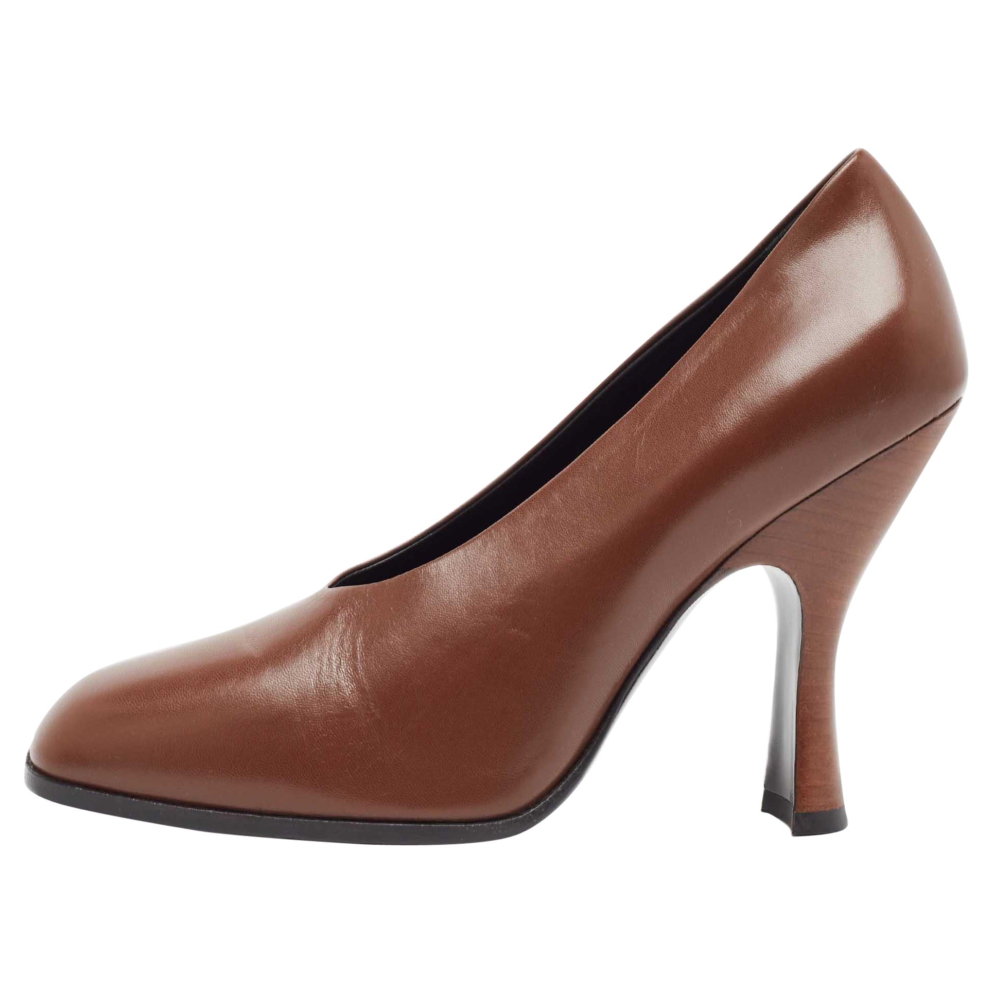 The Row Brown Leather Jade Pumps Size 36 For Sale
