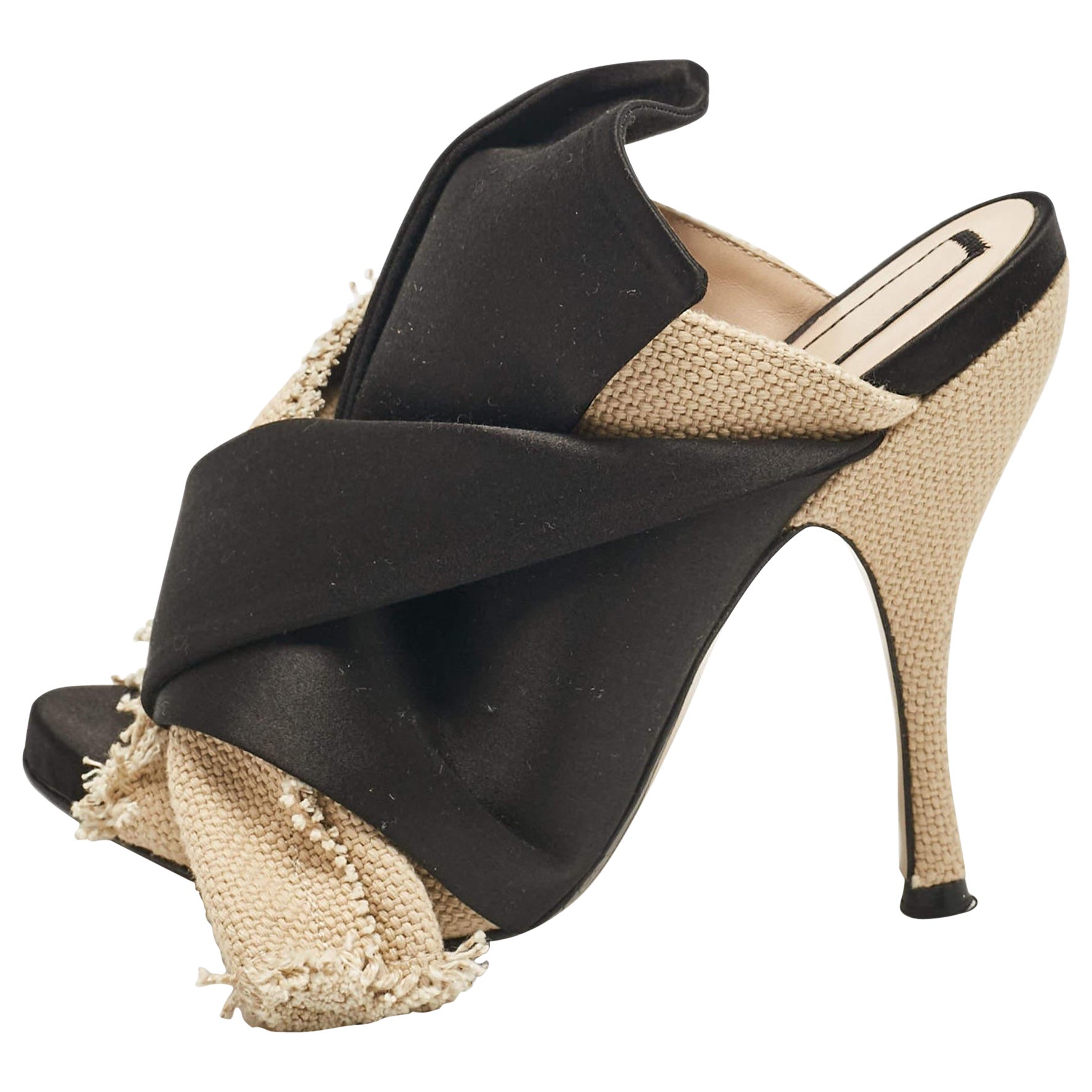 N°21 Mules in tela e raso beige/nero con nodo Raso misura 35,5