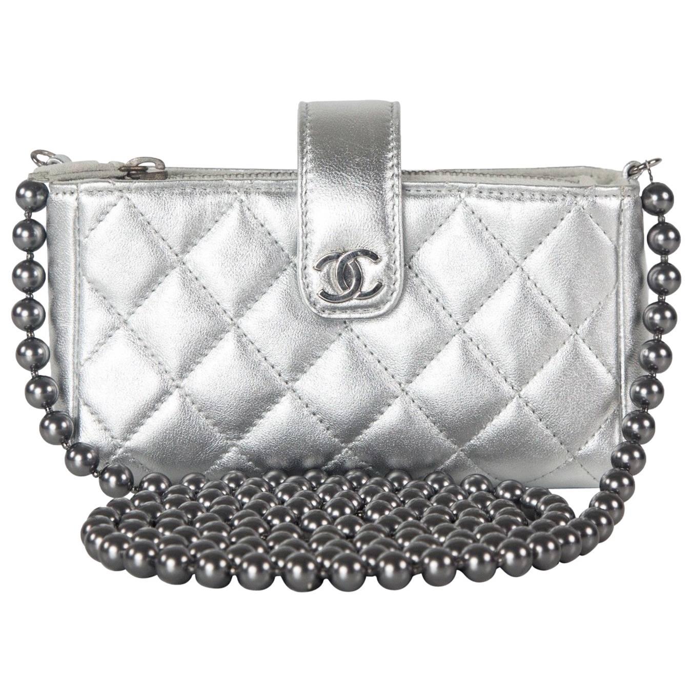 Chanel - New Pearl Crossbody Shoulder Bag - Silver Ocase CC Leather O Case Phone