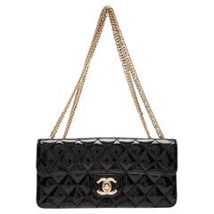 Chanel Borsa lunga in vernice est-ovest in pelle strutturata Gala Classic Flap