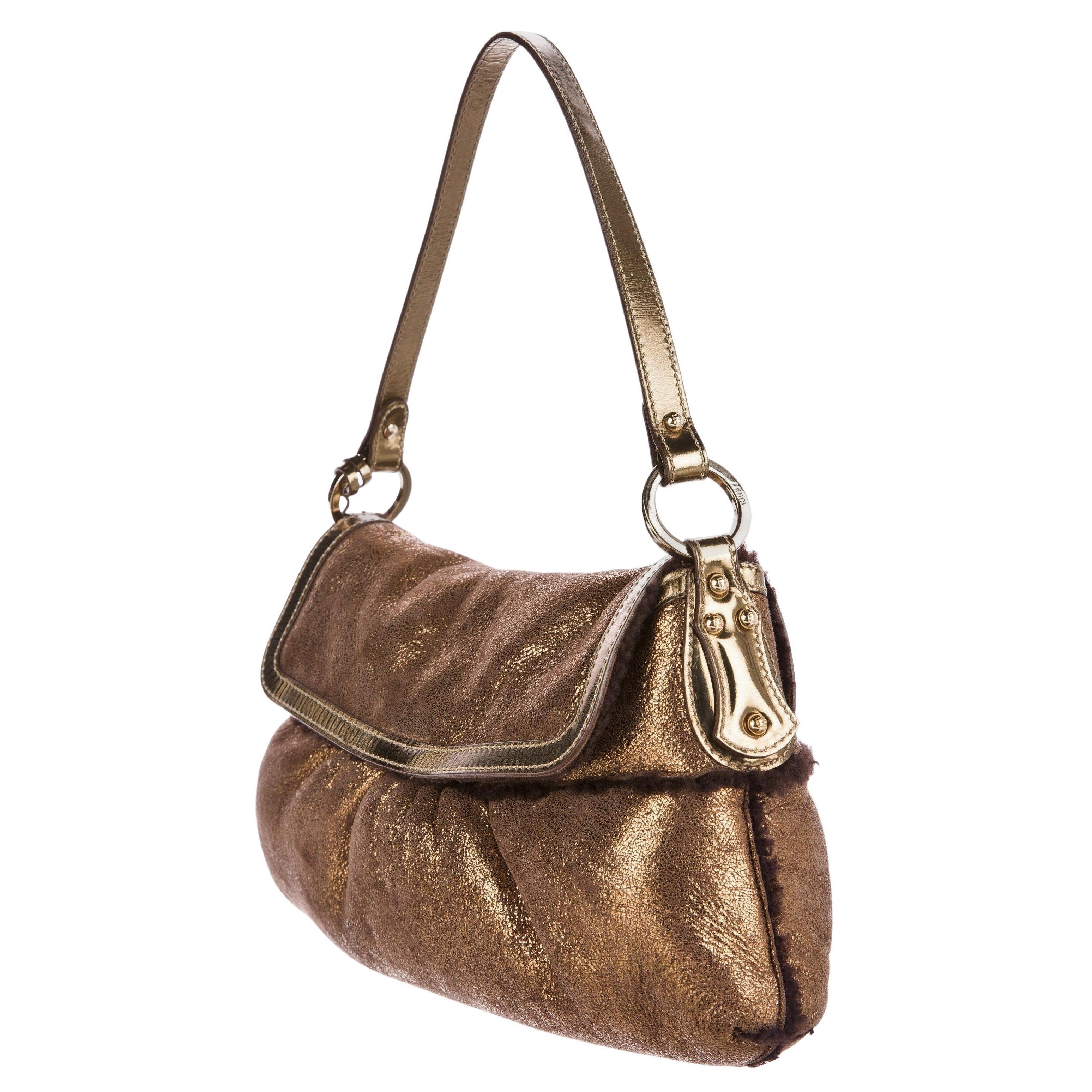 New Fendi Bronze Metallic Chef Baguette Borsa completamente foderata in Shearling