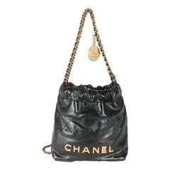 Chanel Nero Lucido Trapuntato in Pelle di Vitello Mini Chanel 22