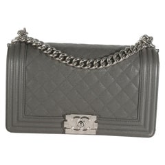 Chanel Borsetta media in caviale trapuntato grigio per ragazzi