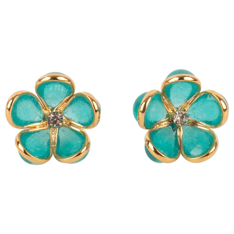 Boucles d'oreilles Augustine en métal doré avec strass et pâte de verre bleue