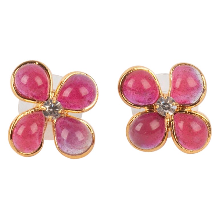 Augustine Golden Metal Earrings with Rhinestones and Pink Glass Paste For Sale