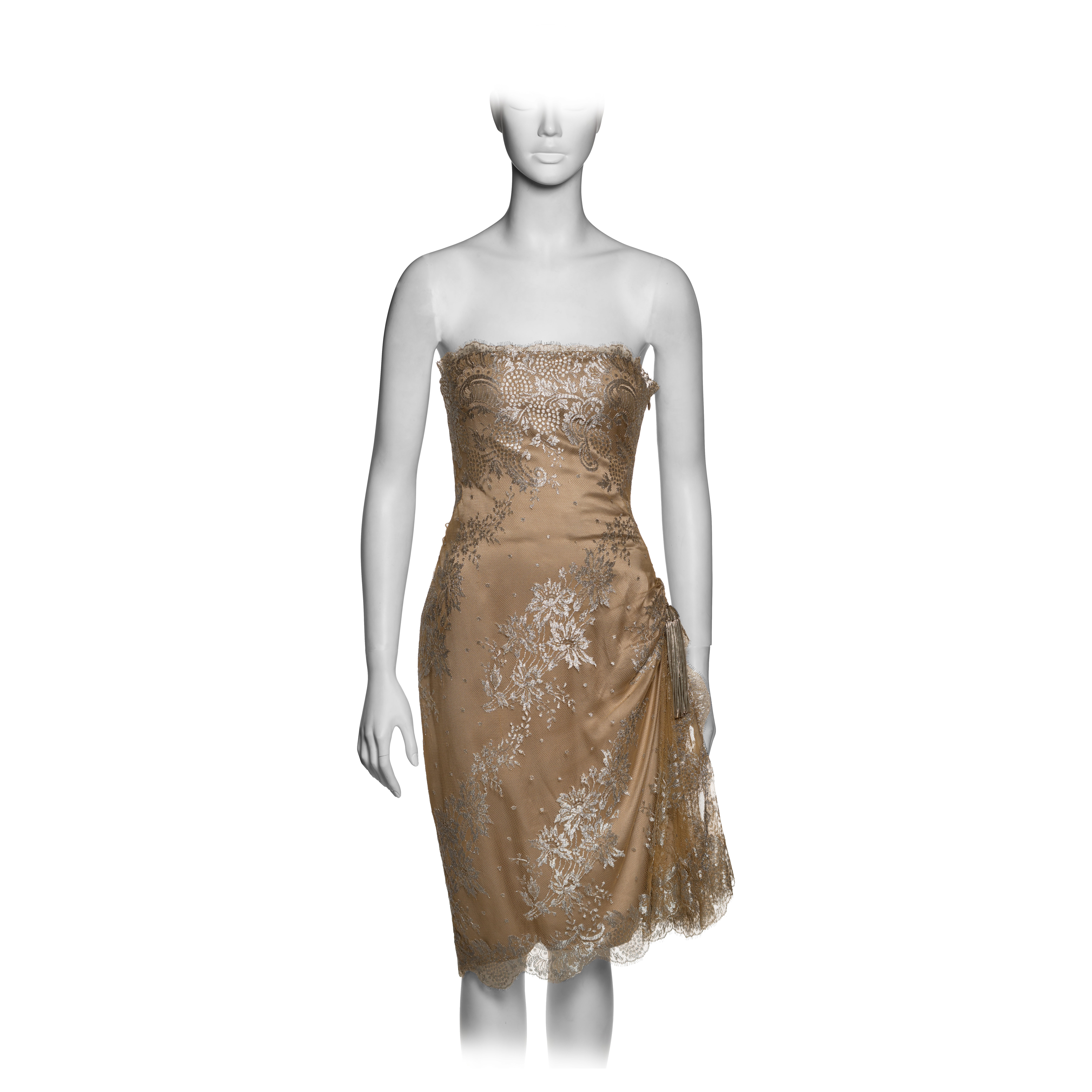 Vestido de encaje metalizado Givenchy by Alexander McQueen Haute Couture, FW 1998 en venta