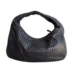 Bottega Veneta Veneta Bolso Hobo Intrecciato Grande Piel de cordero negra 48cm