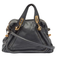 Chloe Dunkelgraue Medium Paraty Umhängetasche aus Leder
