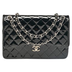Chanel Negro Acolchado Charol Jumbo Classic Bolso Doble Solapa