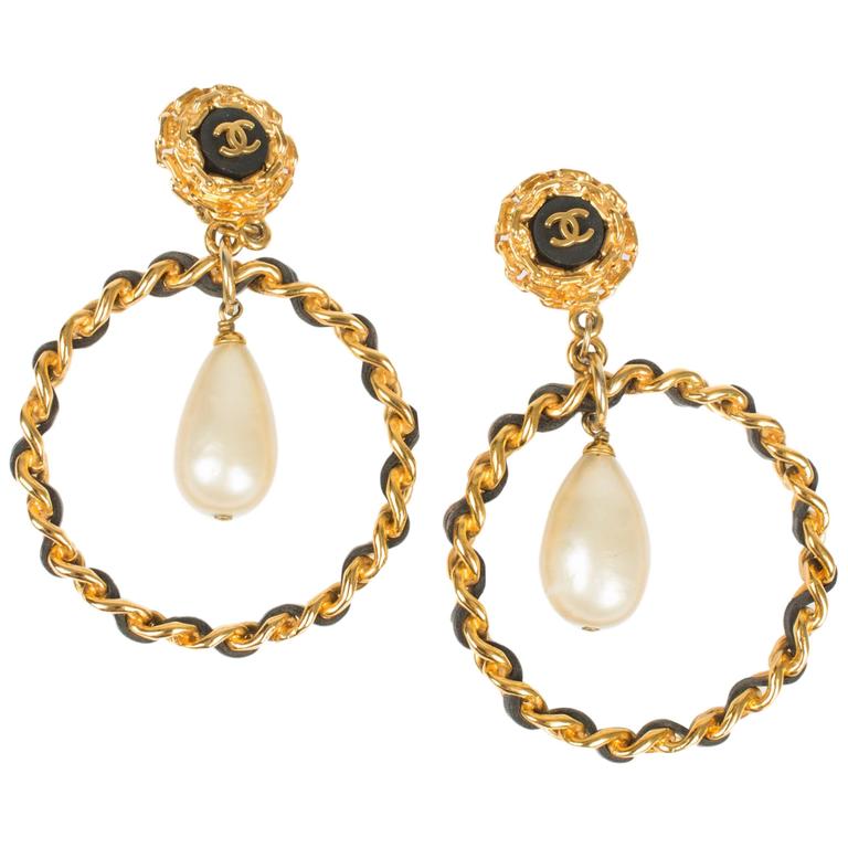 Chanel Vintage 80's Hula Hoop Earrings with Pearl Drop - gold/black at ...
