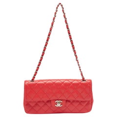 Chanel Borsa Classic Leather East/West in caviale trapuntato rosso con pattina