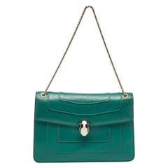 Bolso de hombro Serpenti Forever mediano de piel verde de Bvlgari