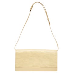 Louis Vuitton Vanilla Epi Honfleur Clutch aus Leder