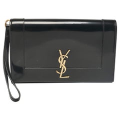 Saint Laurent Cartera con Solapa Cassandre de charol negro