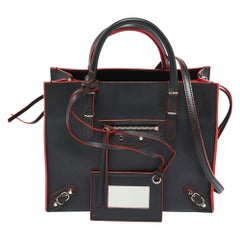 Balenciaga Mini Papier A4 Tote de piel negra