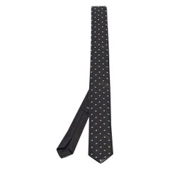 Saint Laurent - Cravatta skinny in pelle con microborchie - nera