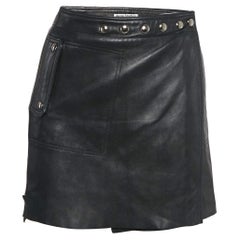 Acne Studios Schwarzer Leder-Mini-Wickelrock mit Nieten S